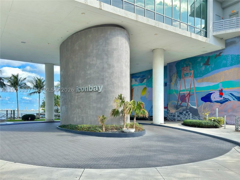 Icon Bay Apt #1708