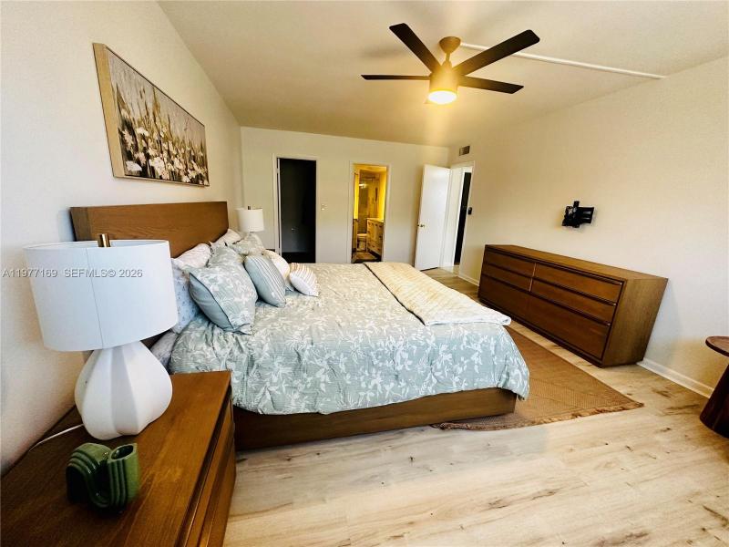 Apartment for rent at Oxford Towers 1006