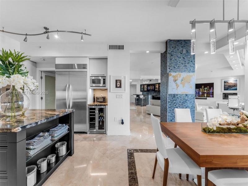 Condo for sale at Las Olas River House 2505