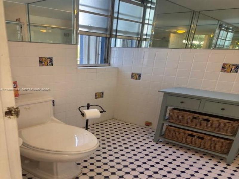 Condo for sale at Trafalgar Towers 304