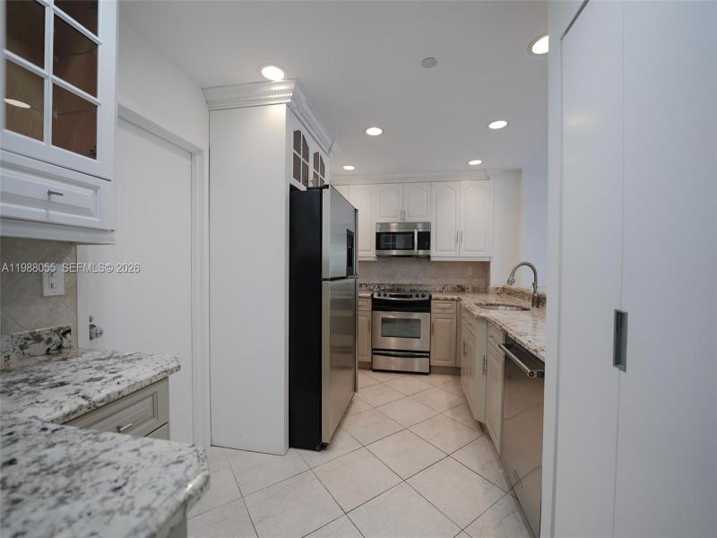Comprar apartamento en Key Colony III Emerald Bay 320