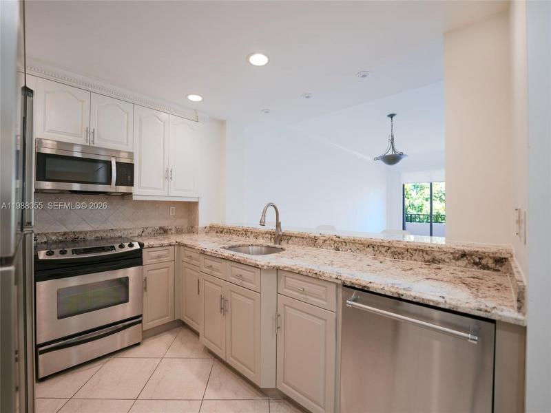 Comprar apartamento en Key Colony III Emerald Bay 320