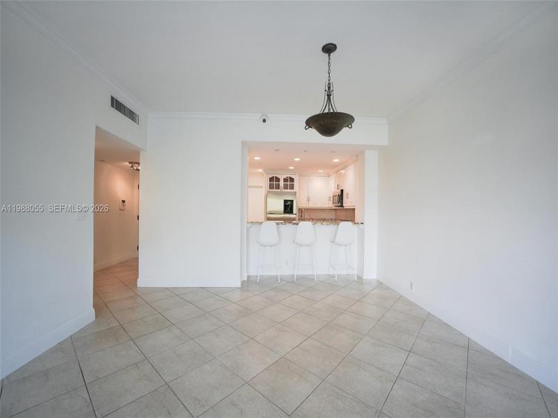 Comprar apartamento en Key Colony III Emerald Bay 320