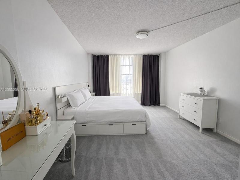 Condo for sale at Hallmark of Hollywood 1623