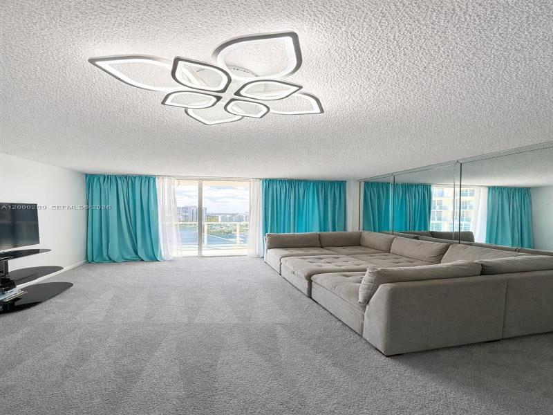 Condo for sale at Hallmark of Hollywood 1623