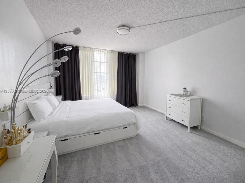 Condo for sale at Hallmark of Hollywood 1623
