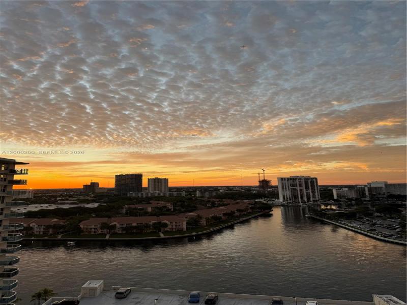 Condo for sale at Hallmark of Hollywood 1623