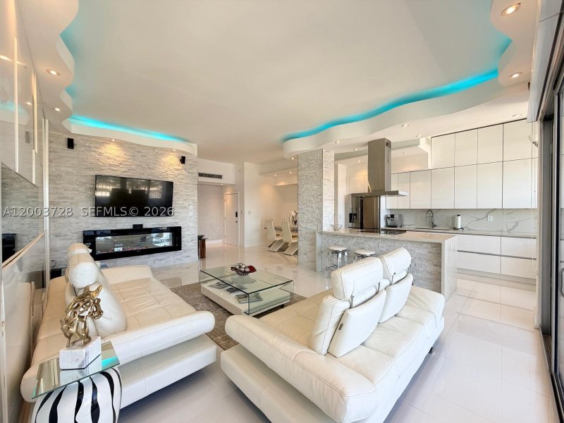 Del Prado South Tower Apt #PH01
