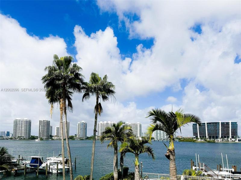 Comprar apartamento en Le Montcalm 201