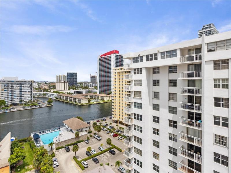 Condo for sale at Prince George 15B