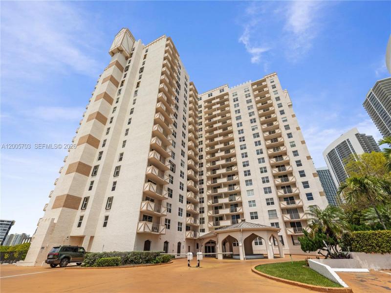 Condo for sale at Prince George 15B