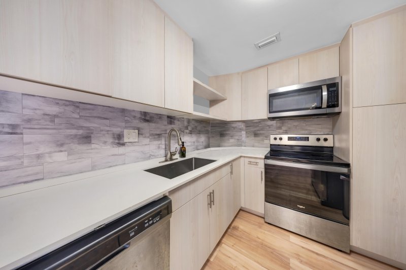 Condo for sale at Arlen House 1614