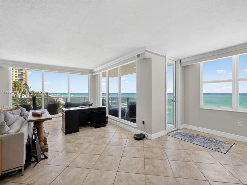 Condo for sale at Aquarius Towers 504S