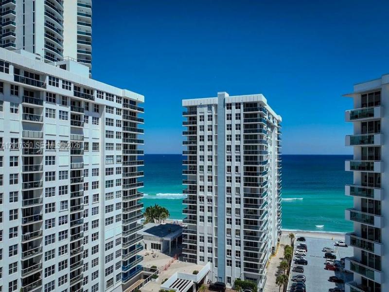 Condo for sale at Aquarius Towers 504S