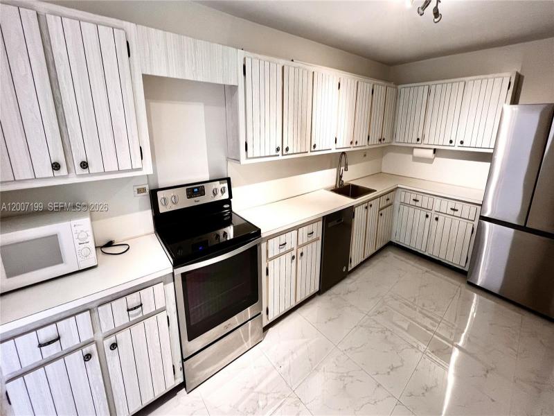 Property photo # 4