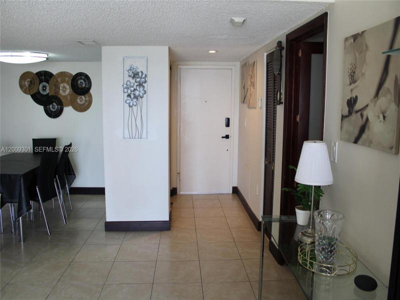 Alquiler de apartamento en Marbella Tower 612
