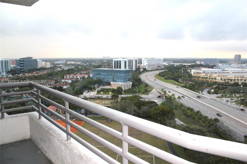 Apartment for rent at Parc Central Aventura 1903