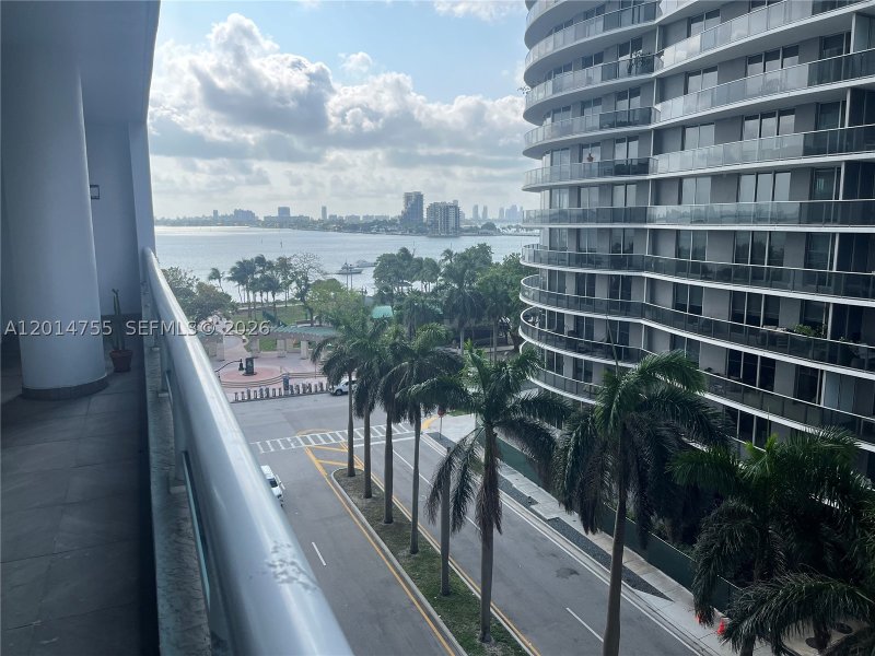 Comprar apartamento no 1800 Club 614