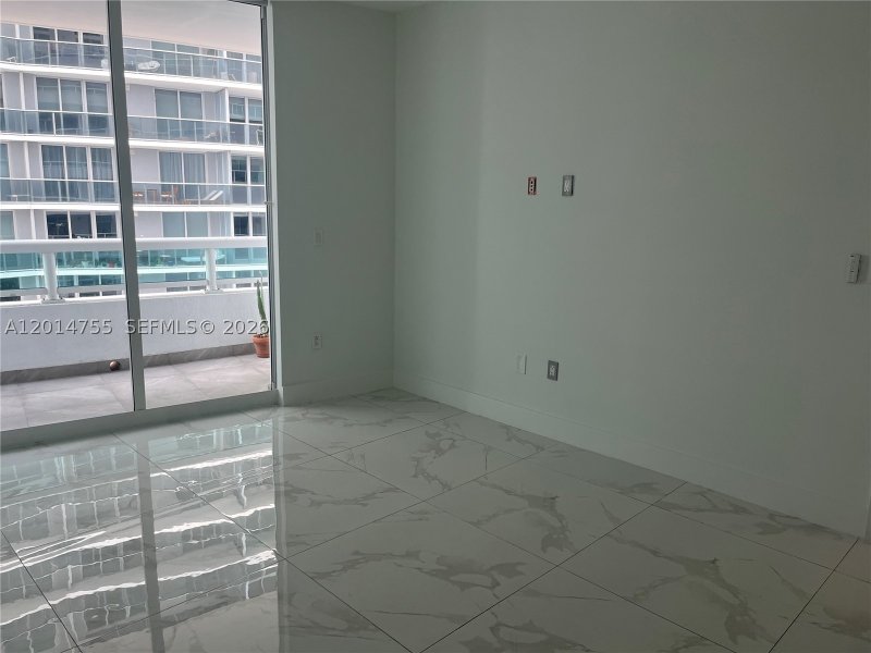 Comprar apartamento no 1800 Club 614