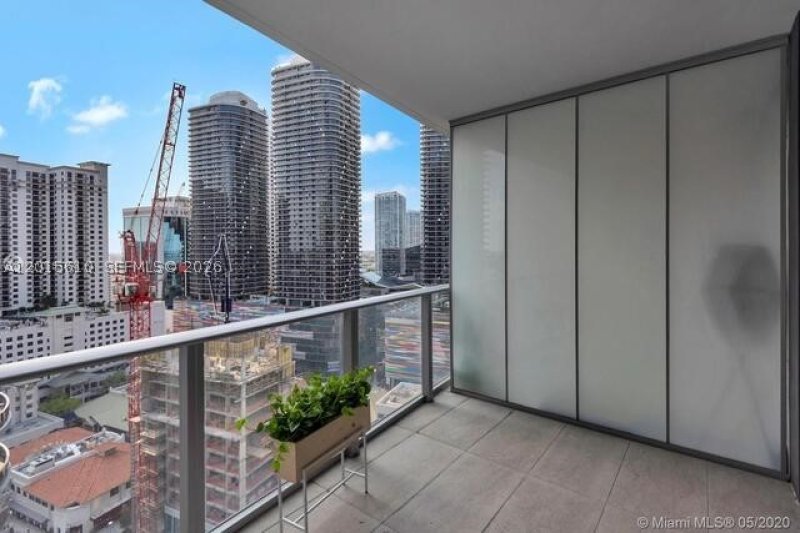 Apartment for rent at 1010 Brickell 2810