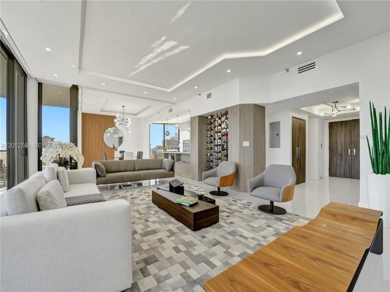 Hamptons West Apt #PH14