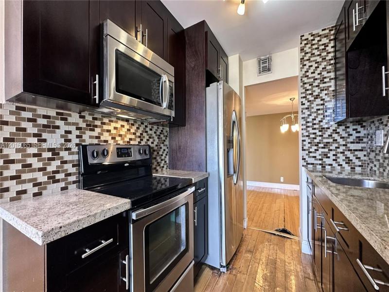 Comprar apartamento no Biscayne Cove 1408