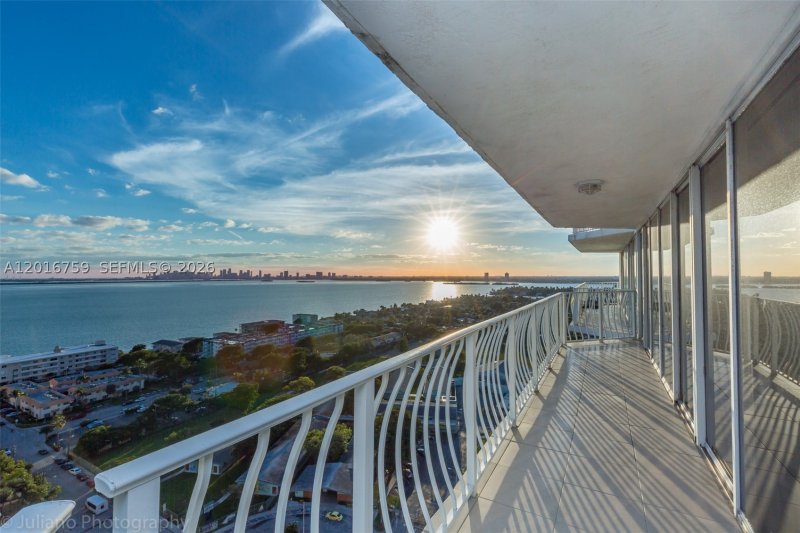 Apartment for rent at Grandview Palace 2406