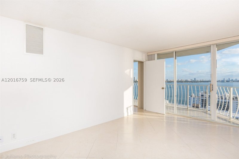 Apartment for rent at Grandview Palace 2406
