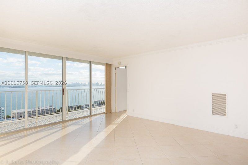 Apartment for rent at Grandview Palace 2406