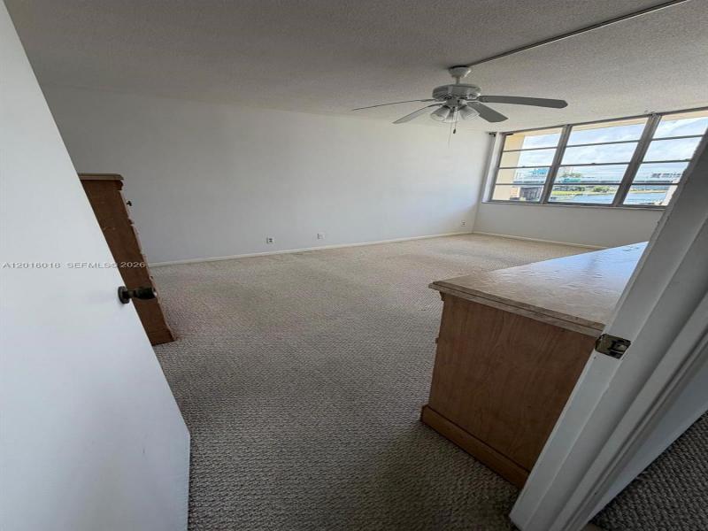 Condo for sale at Imperial Towers 319