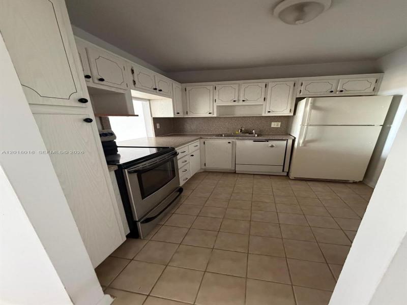 Condo for sale at Imperial Towers 319