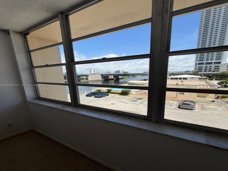 Condo for sale at Imperial Towers 319