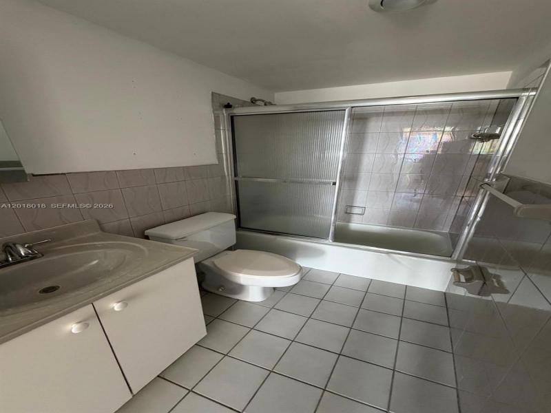 Condo for sale at Imperial Towers 319