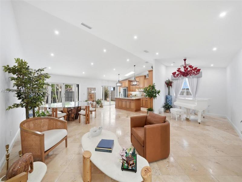 Property photo # 6