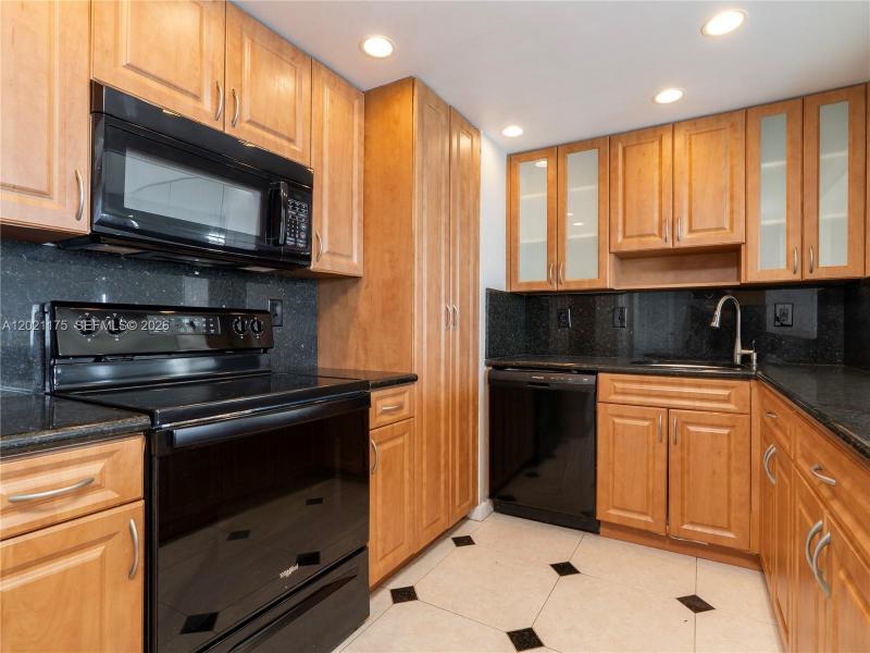 Comprar apartamento en The Jockey Club I 912