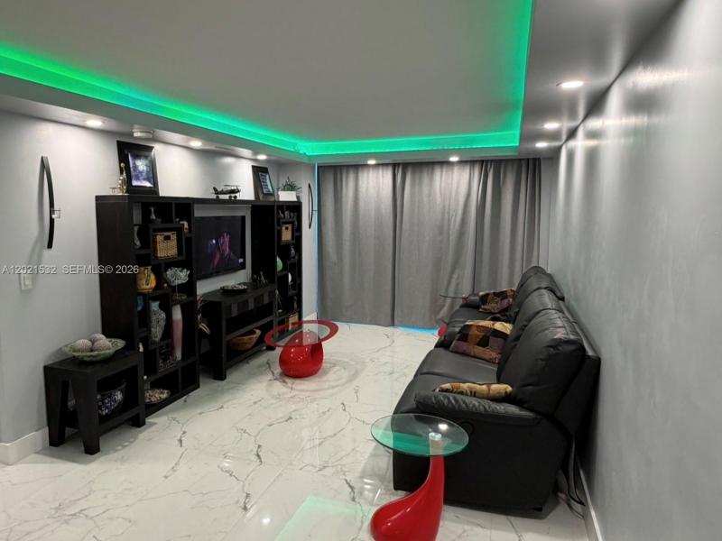 Condo for sale at Parker Tower 1003