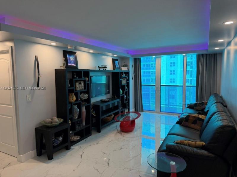 Condo for sale at Parker Tower 1003
