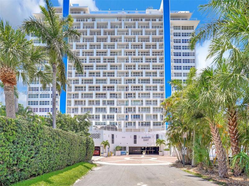 Condo for sale at Sunrise East 17E