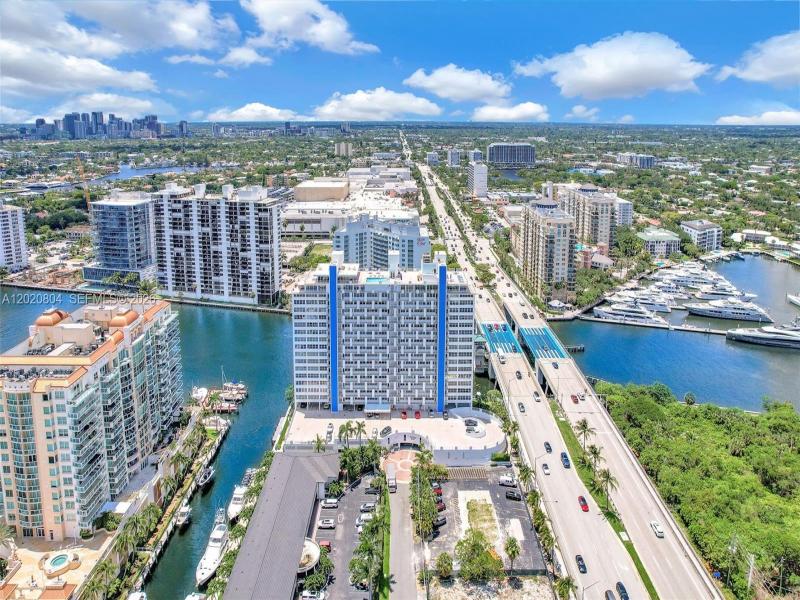 Condo for sale at Sunrise East 17E