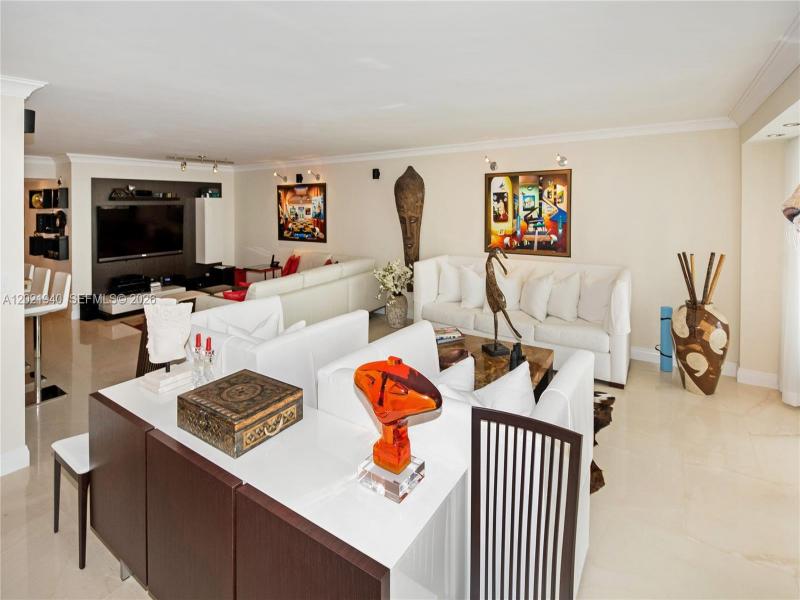 Condo for sale at Point of Americas 1405