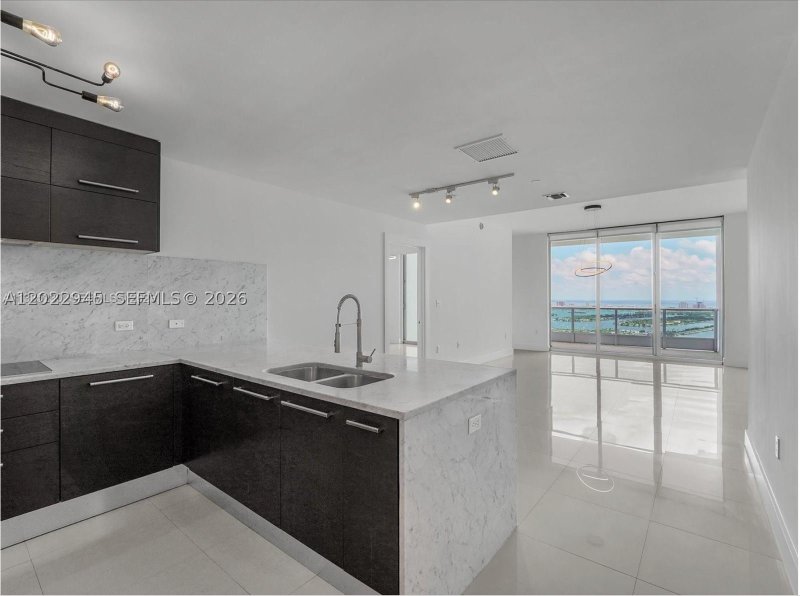 Apartment for rent at 900 Biscayne 4809