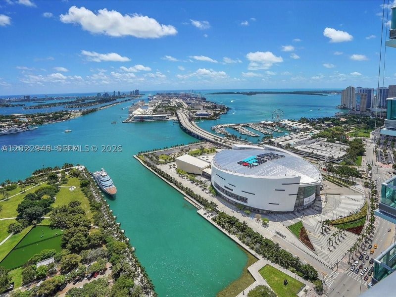Apartment for rent at 900 Biscayne 4809