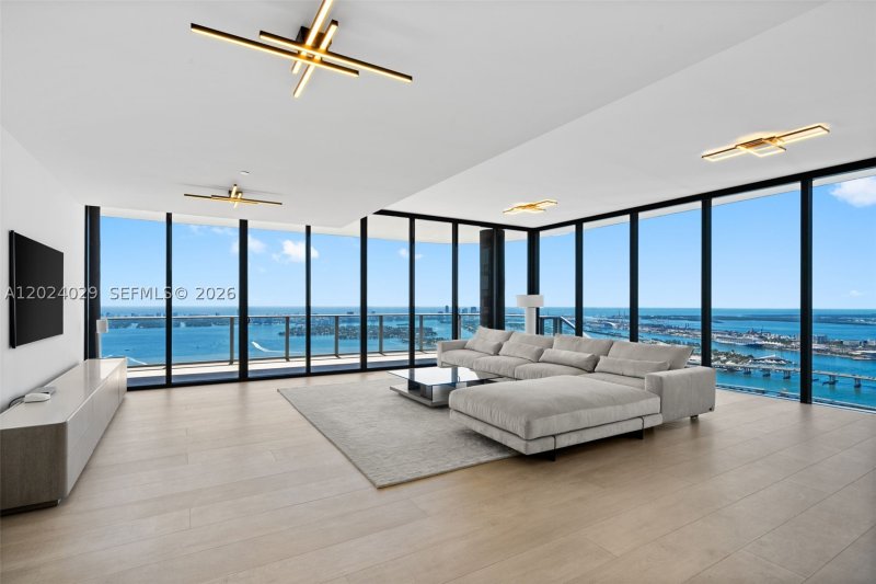 Apartment for rent at Aria Reserve Miami PH6005