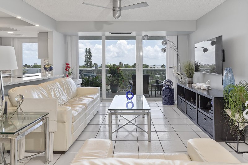 Condo for sale at Vantage View 602