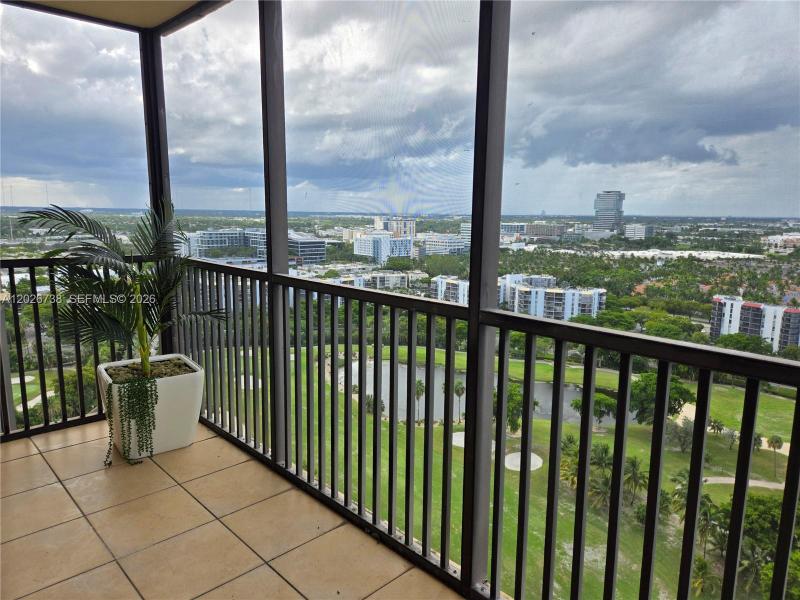 Comprar apartamento no Coronado I 2531