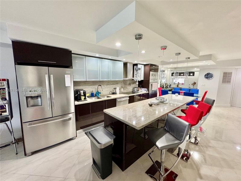 Condo for sale at The Galleon 706