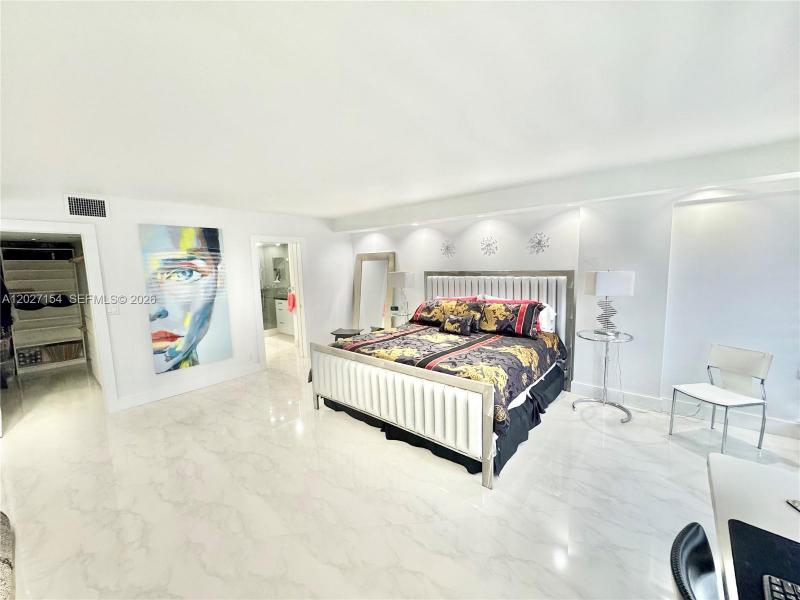 Condo for sale at The Galleon 706