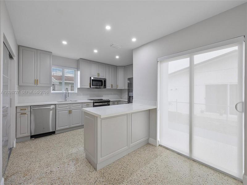 Property photo # 7