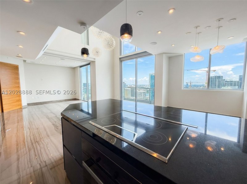 Apartment for rent at Mint at Riverfront PH5213
