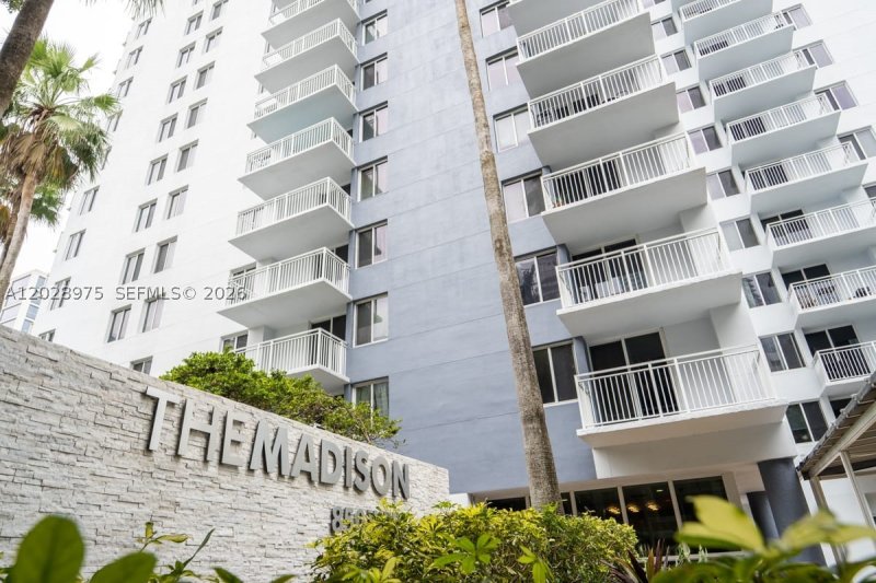 Apartment for rent at Madison Miami E-906